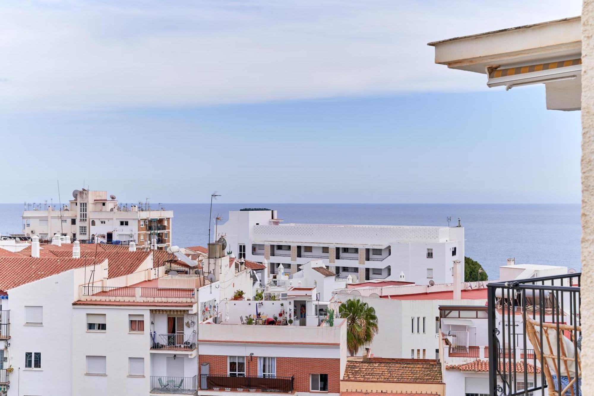 1 Bed Apartment With Sea View Nerja Esterno foto