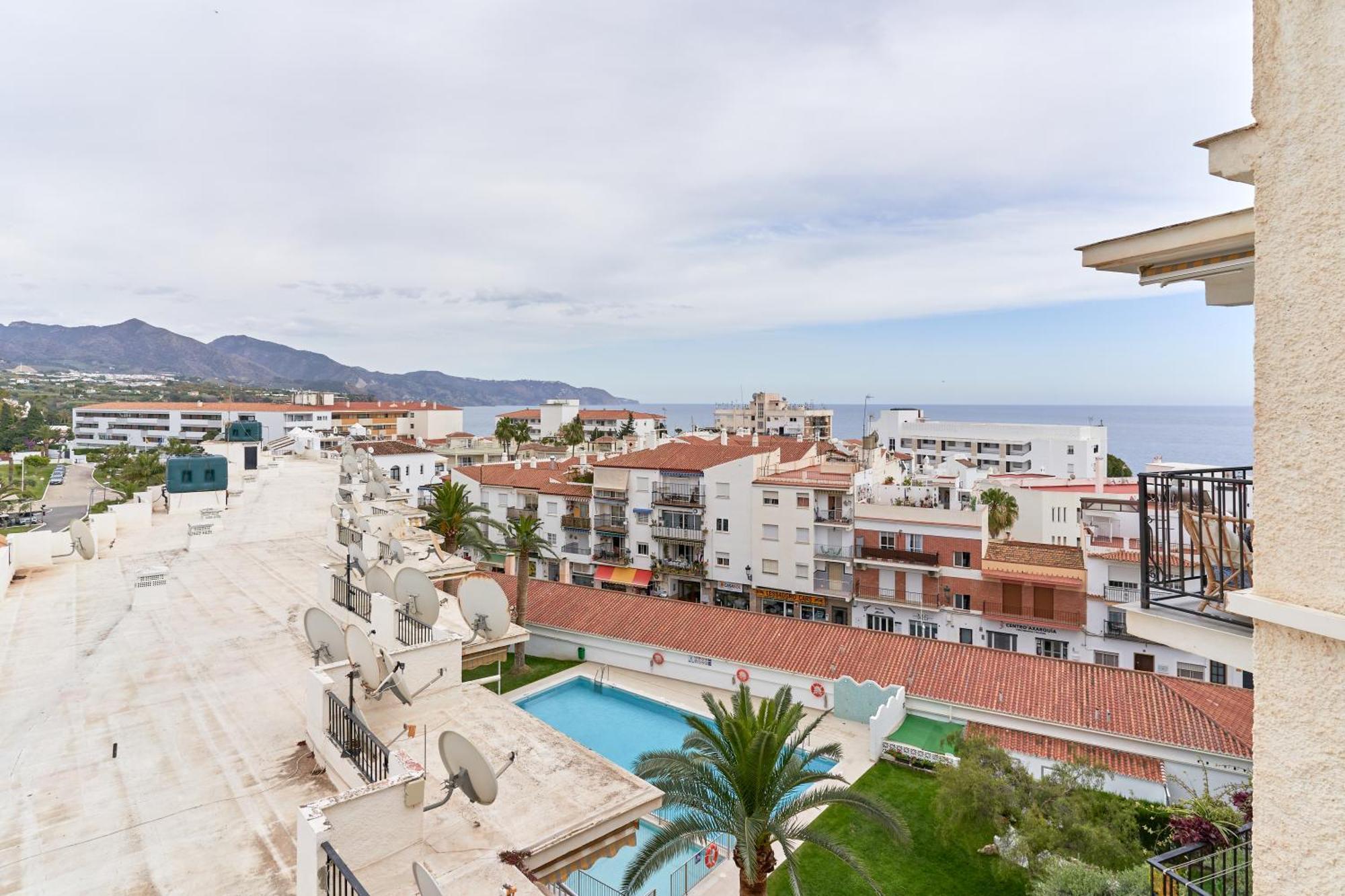 1 Bed Apartment With Sea View Nerja Esterno foto