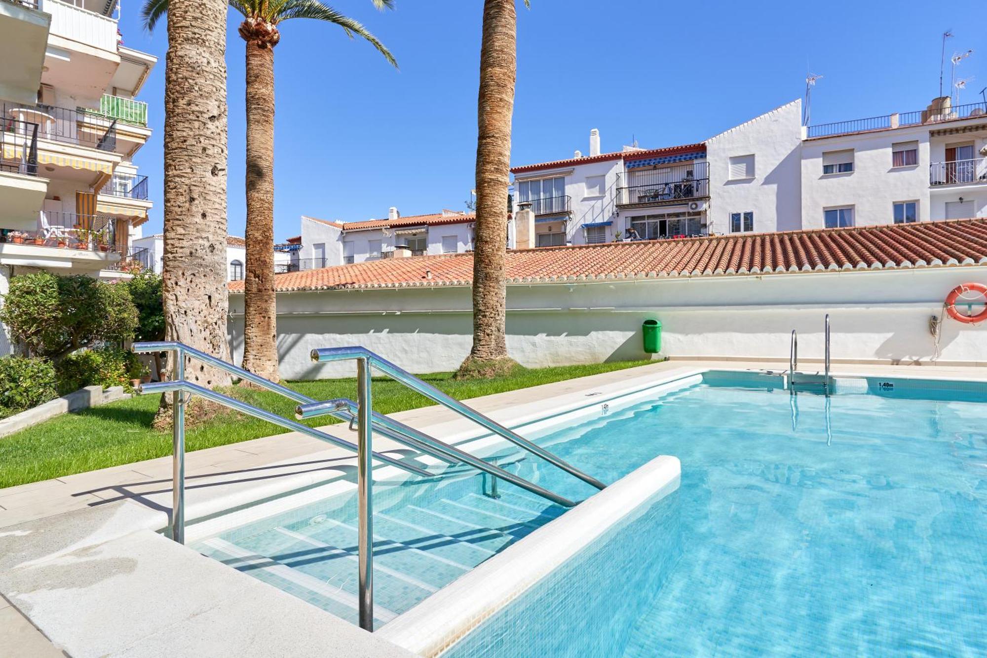 1 Bed Apartment With Sea View Nerja Esterno foto