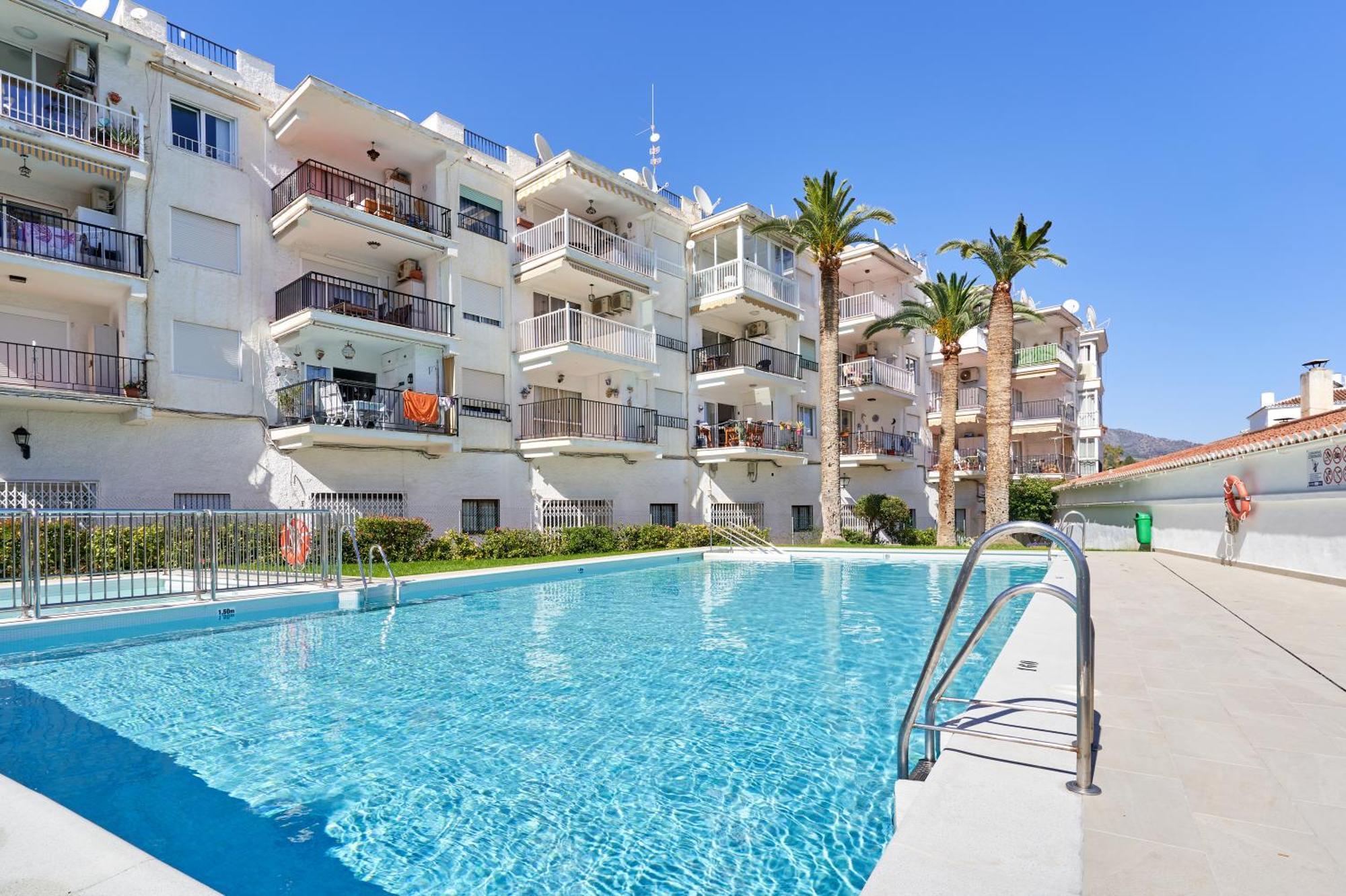 1 Bed Apartment With Sea View Nerja Esterno foto